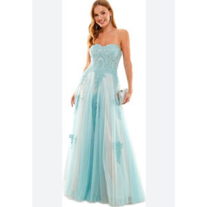 NWT Say Yes
Juniors' Strapless Embellished Ball gown size 5